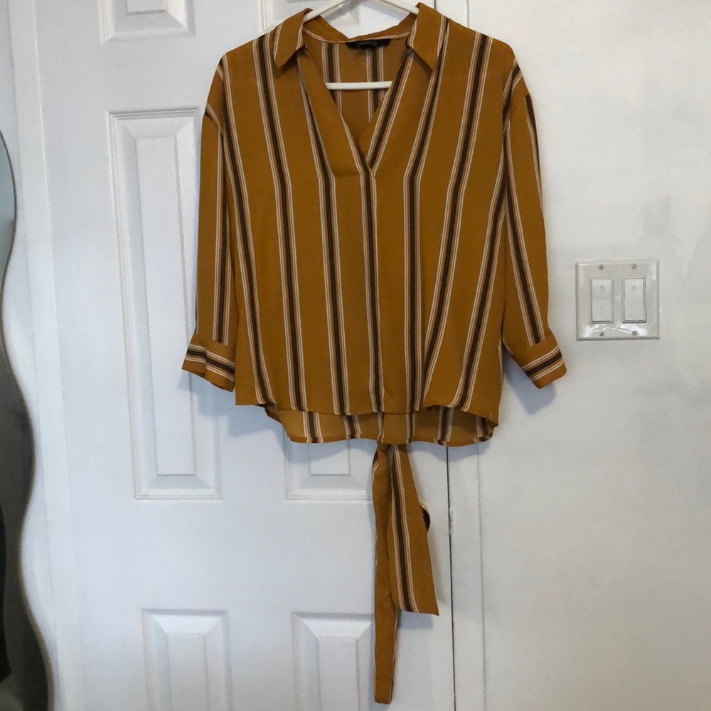 Blouse with a tie back